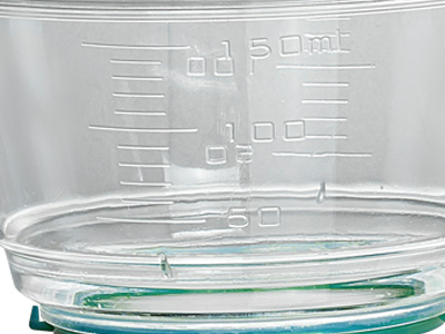 杯體透明，刻度清晰，便于觀察容量